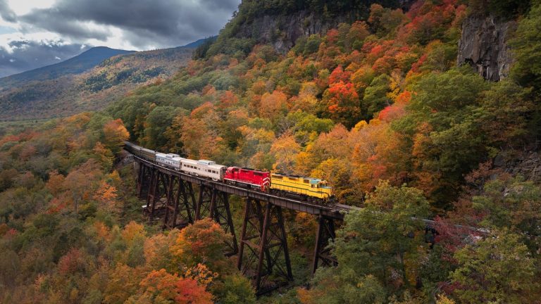 New Hampshire is one of the best states to live in, thanks to a great quality of life, natural beauty, famous fall foliage, and mountain, lake, and coastal communities.